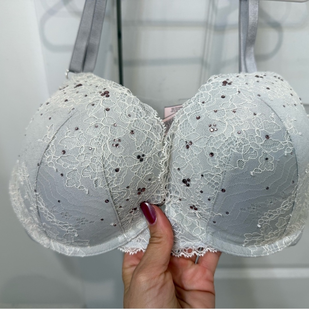 Victoria's Secret Lace Bra in Cream and Gray